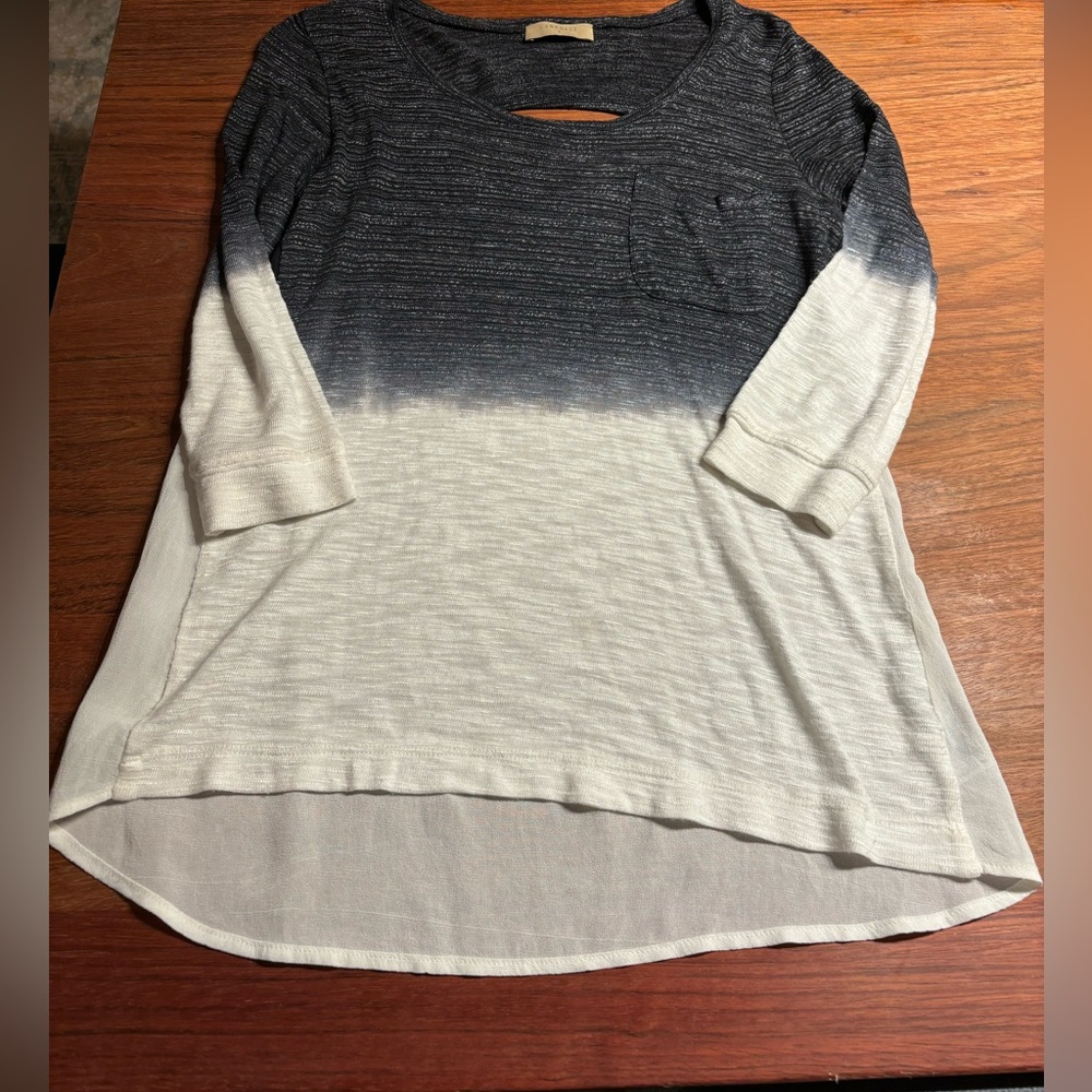 3/4 sleeve blouse with flowy back